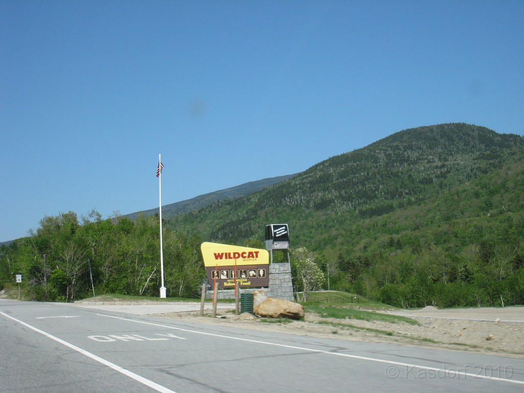 Mt Washington NH 2010 0130.jpg - Mt Washington NH. On May 23 2010 drove the road to the summit. Looked at the views, took some pictures, and drove back down.